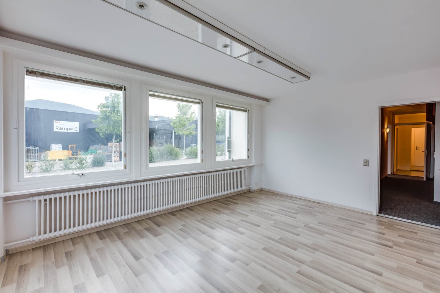 96m² bureau