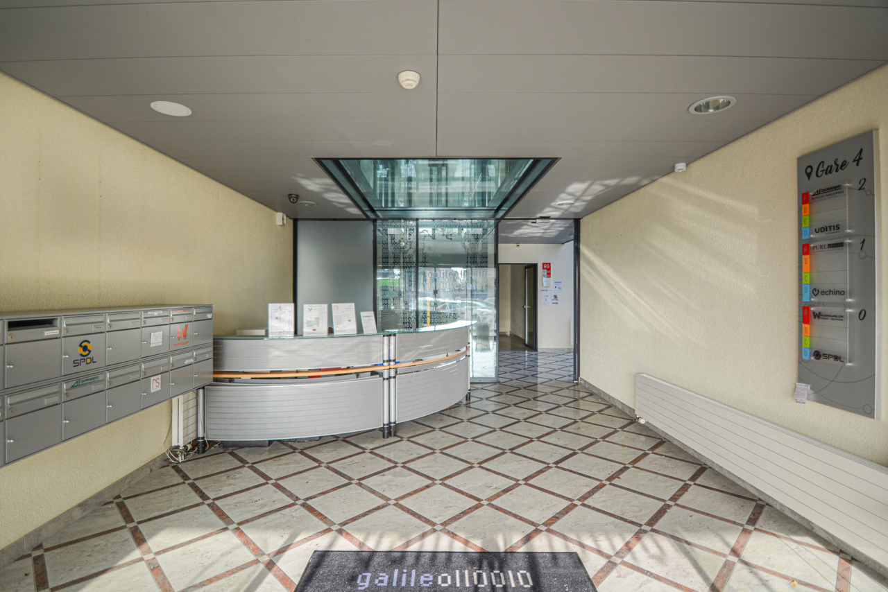 72m² office