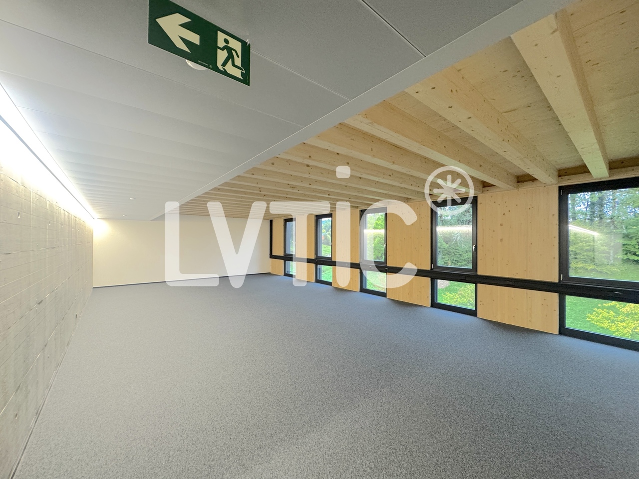 236m² atelier, photo 3 sur 10