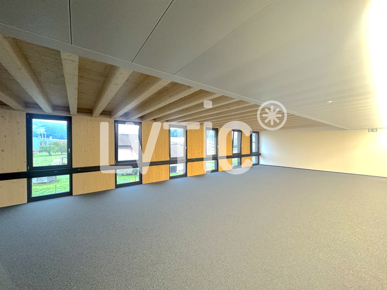 236m² atelier, photo 2 sur 10