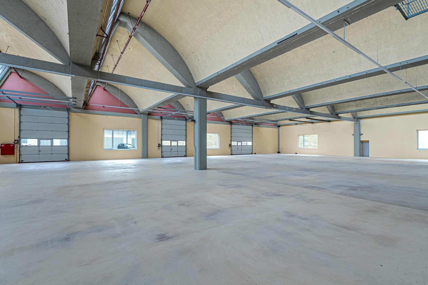 Objet industriel de 531m², photo 1 sur 2