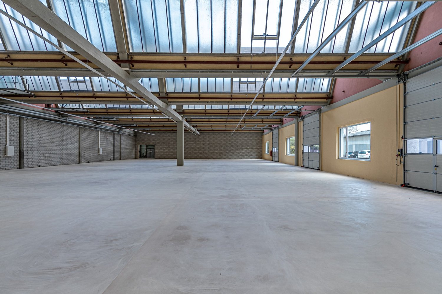 Objet industriel de 531m², photo 2 sur 2