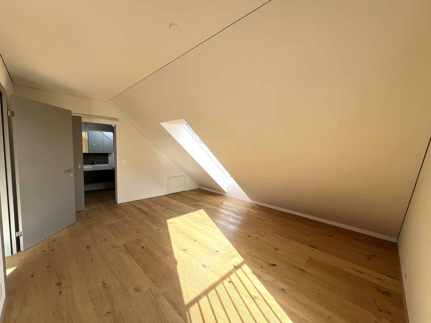 Appartement mansardé de 3 ½ pièces, photo 3 sur 6