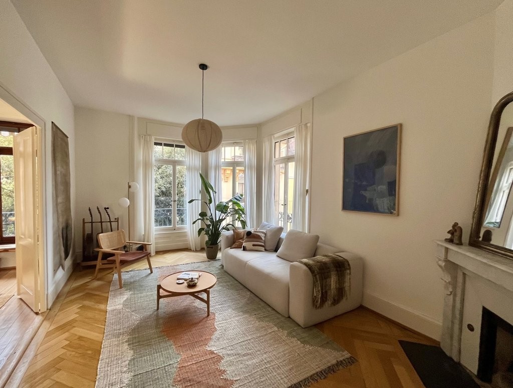 5 rooms apartment