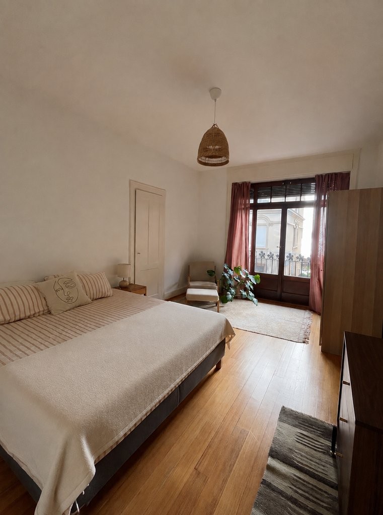 5 rooms apartment