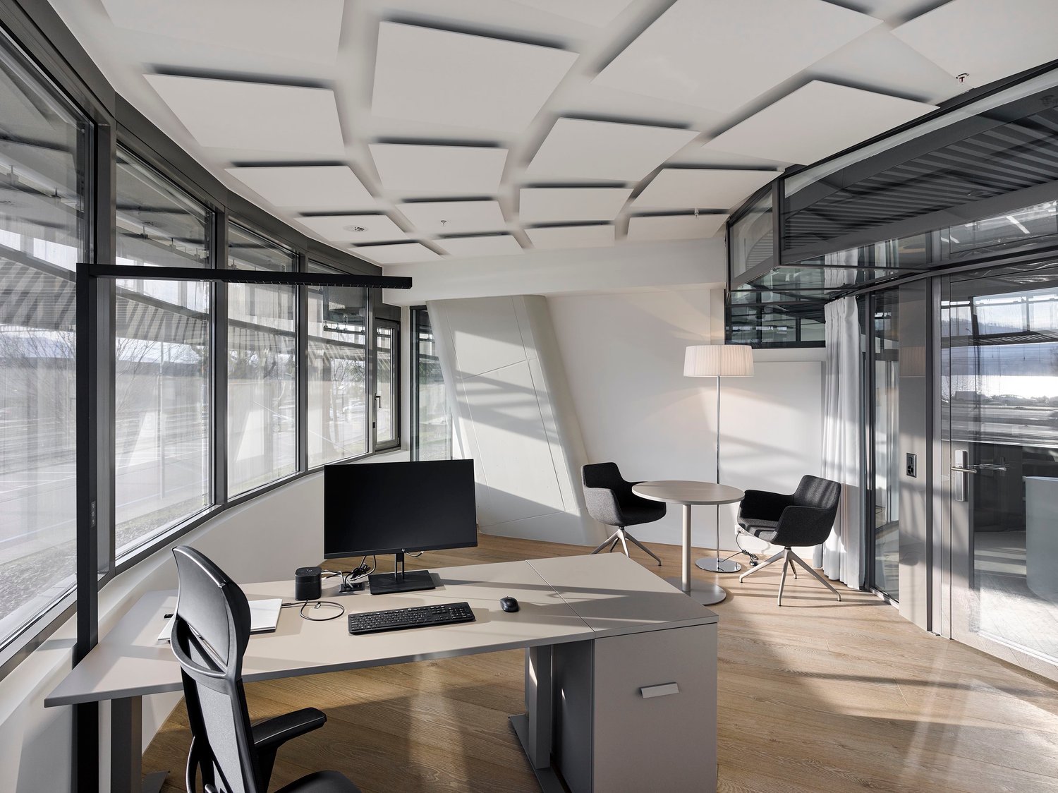 Bureau, photo 1 sur 5