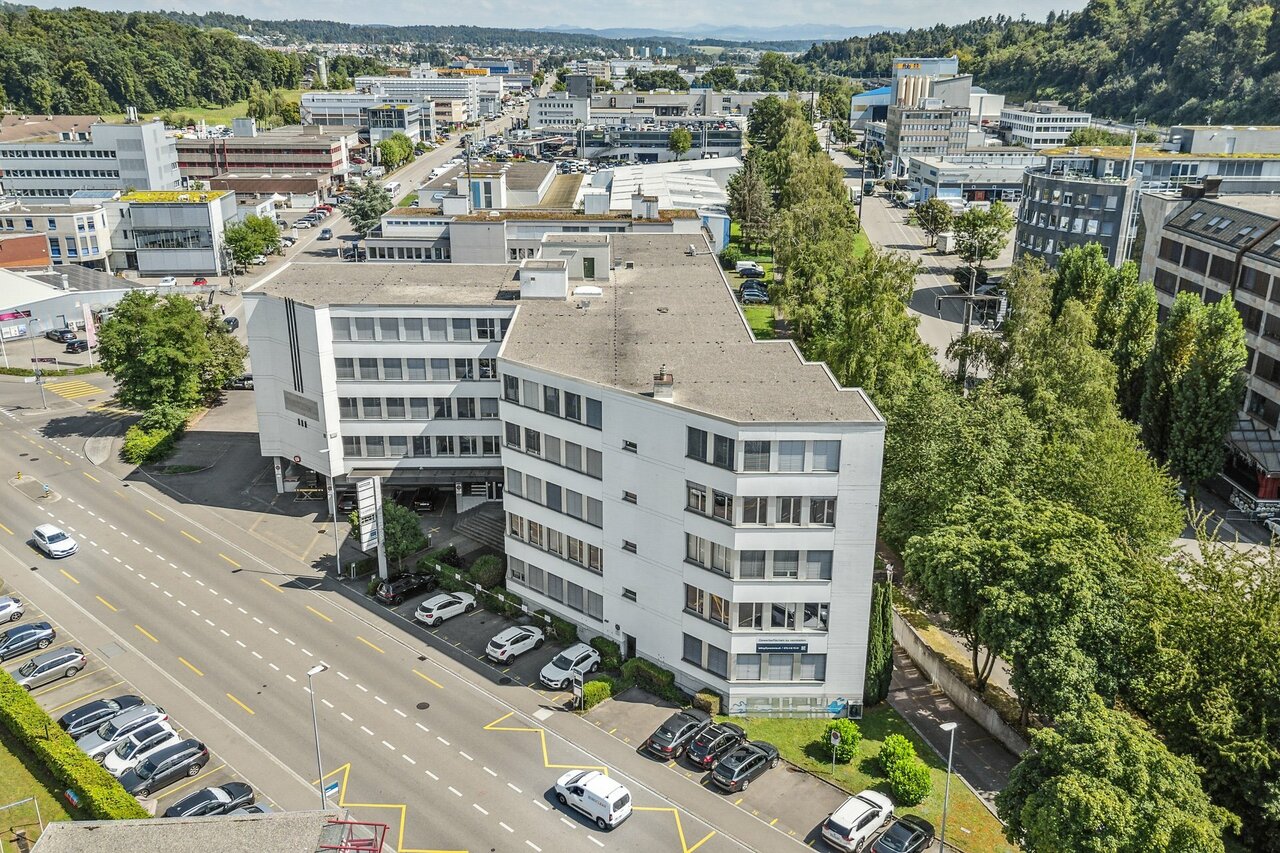 158m² bureau, photo 1 sur 10