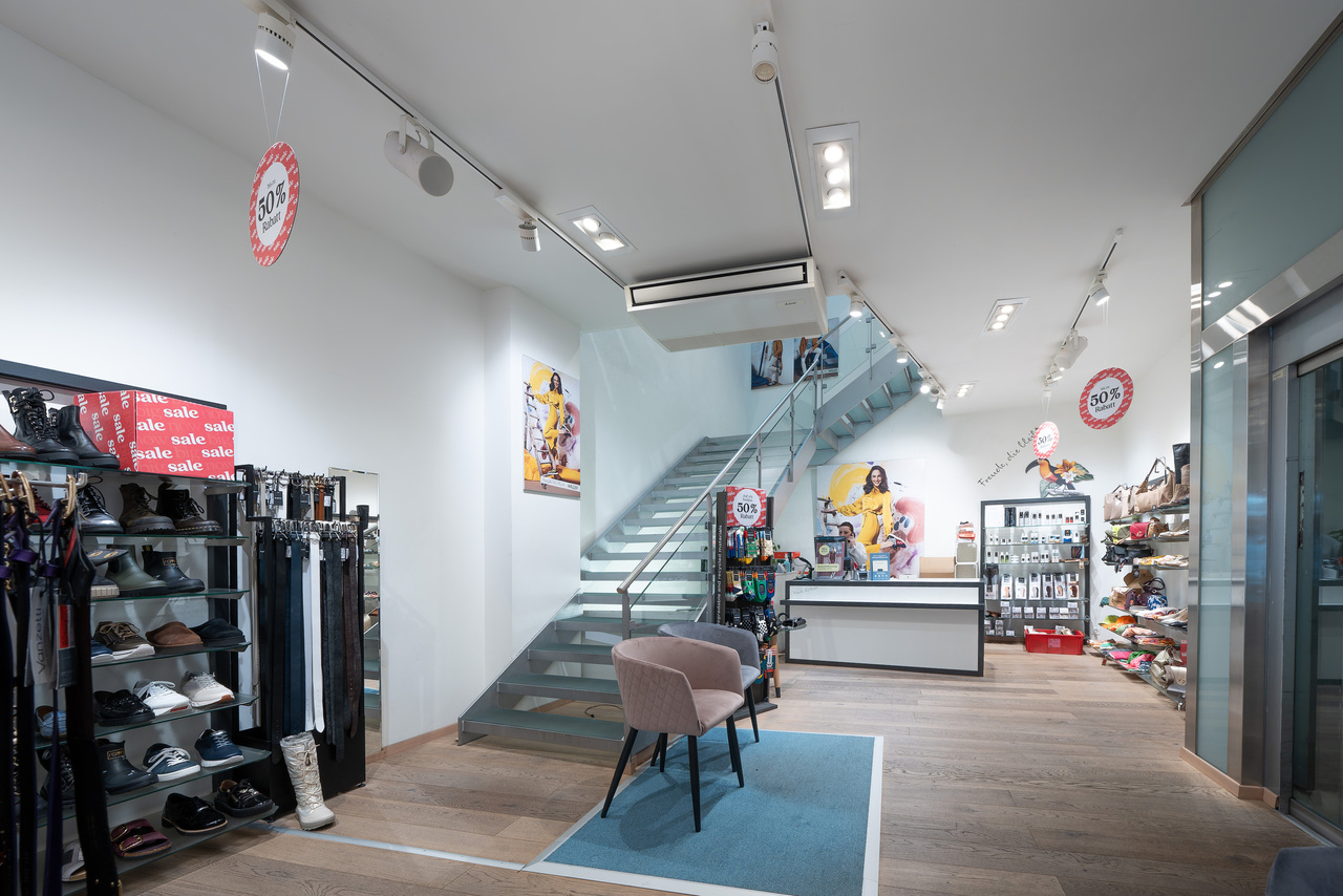 480m² shop