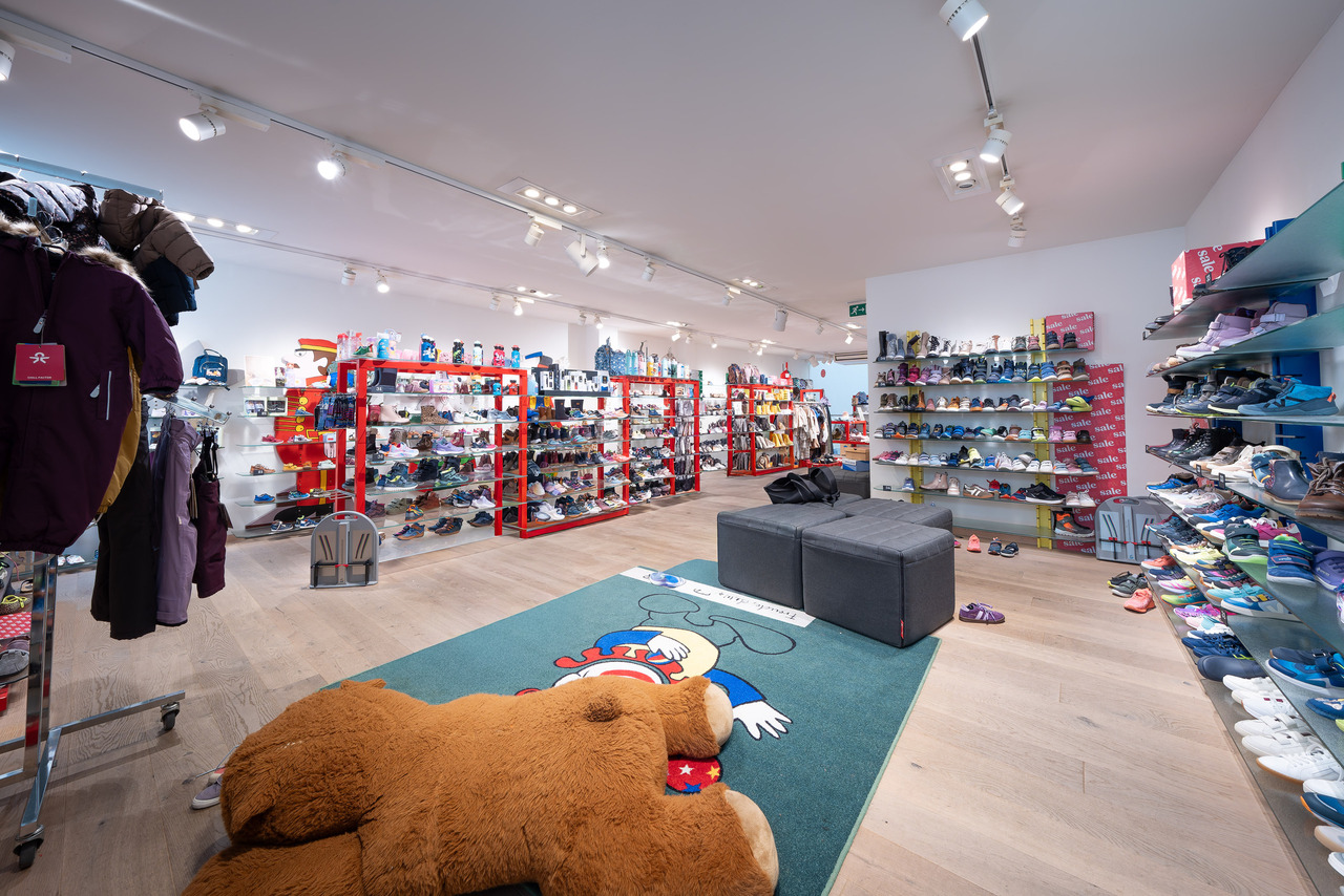 480m² shop