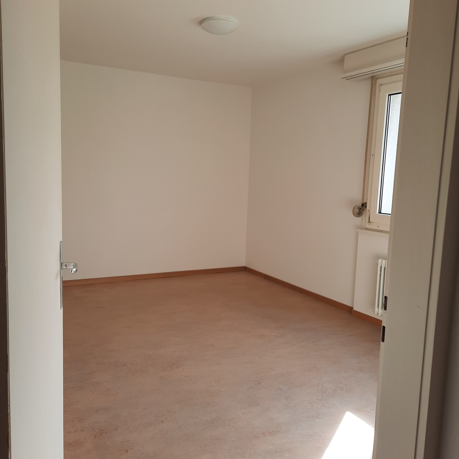 Chambre dans un appartement partagé, photo 1 sur 3