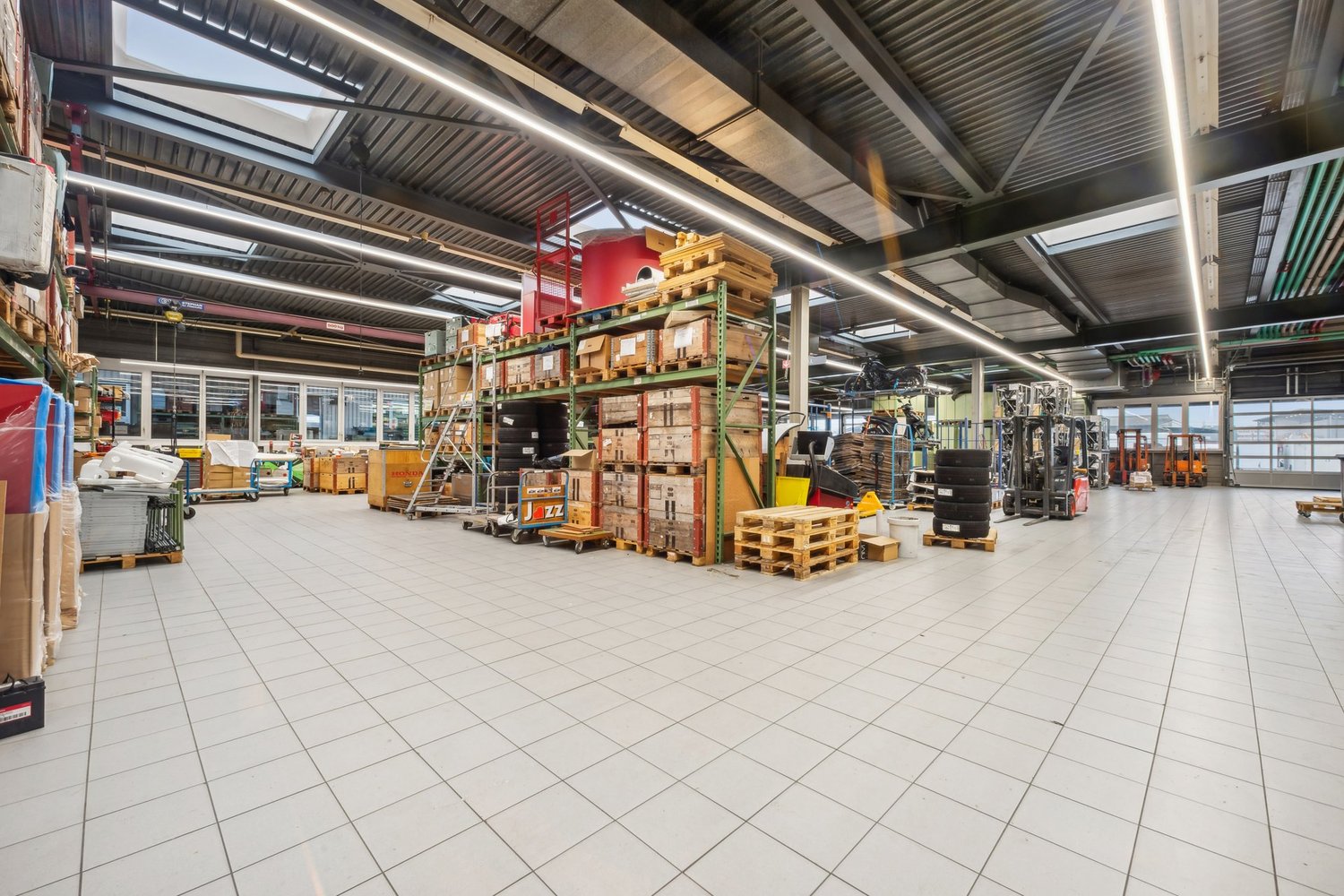 1940m² industrial object