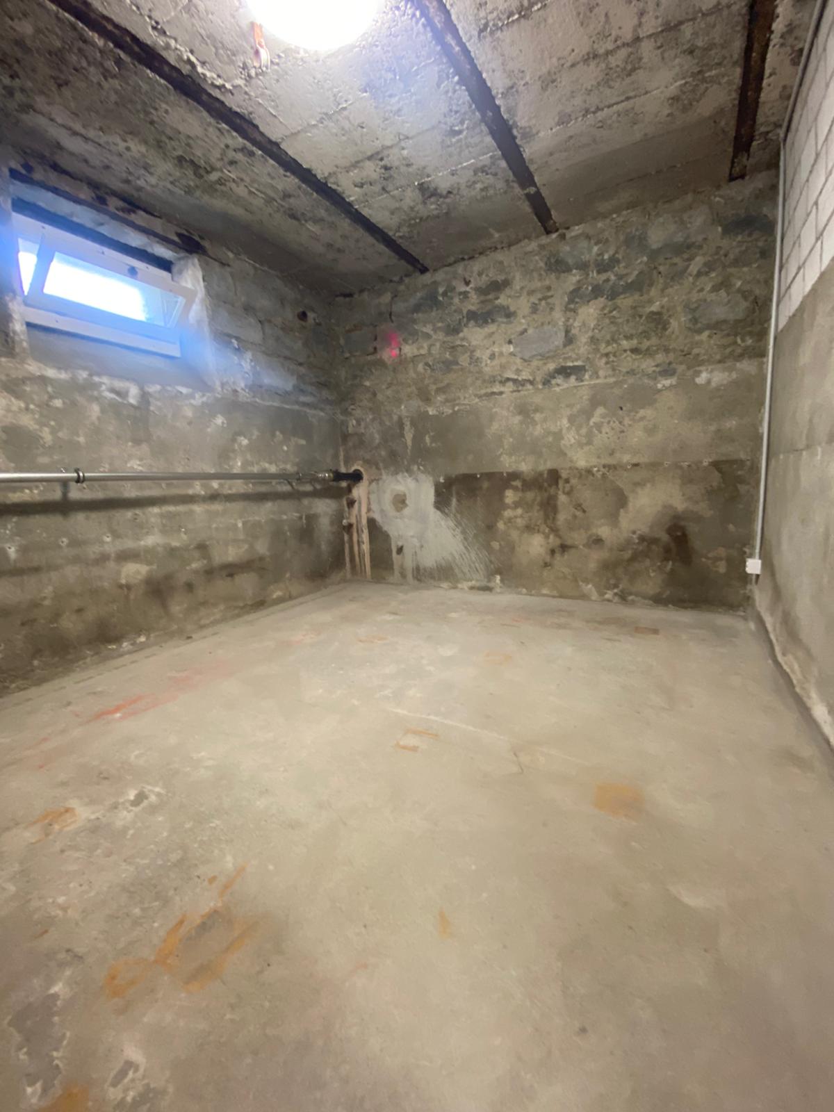 Compartiment de cave, photo 2 sur 6