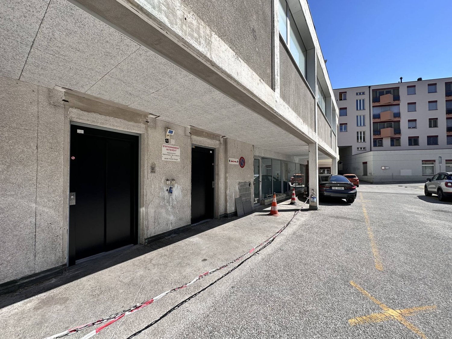 500m² storage room