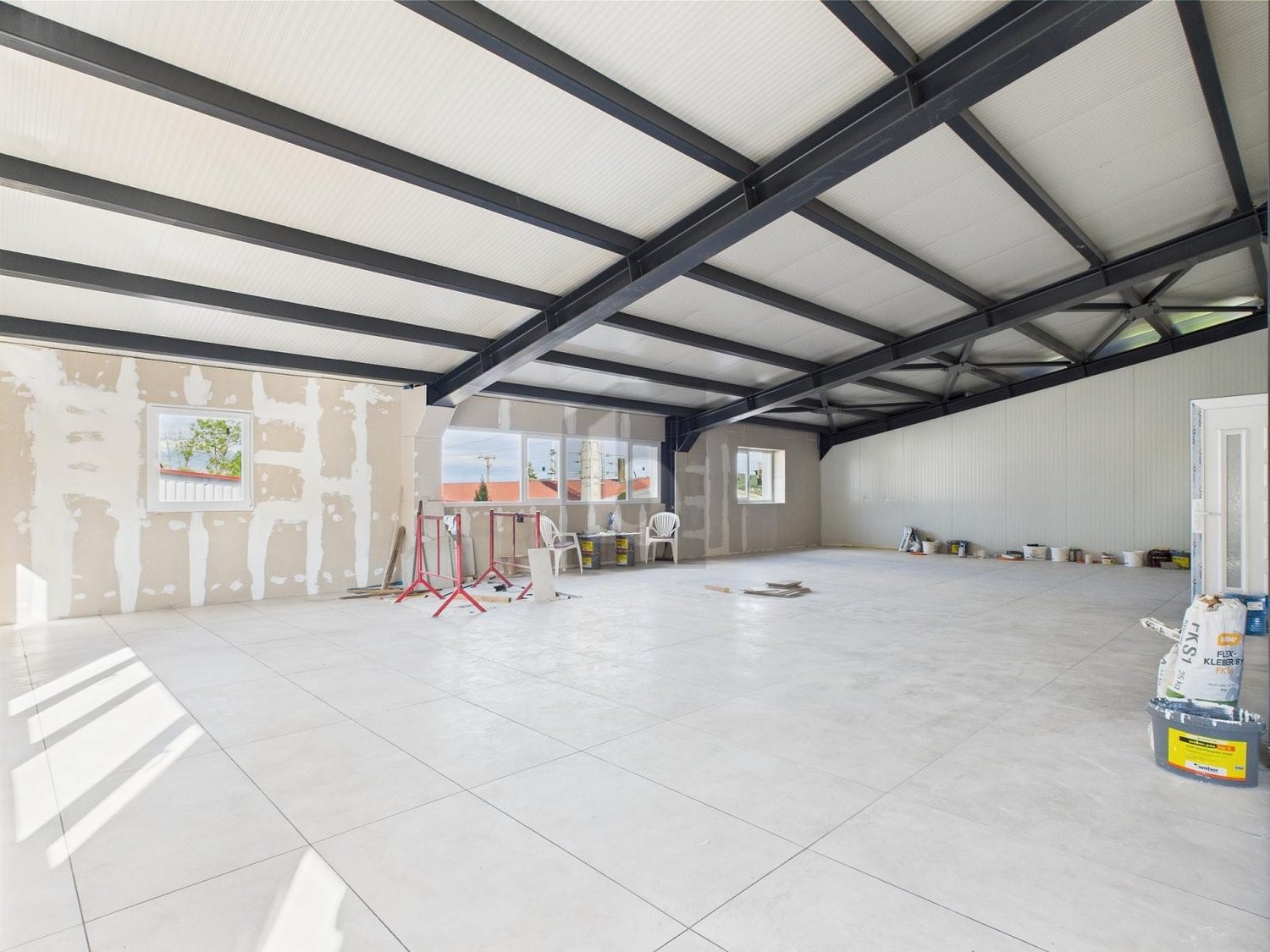 Bureau de 148m², photo 1 sur 4