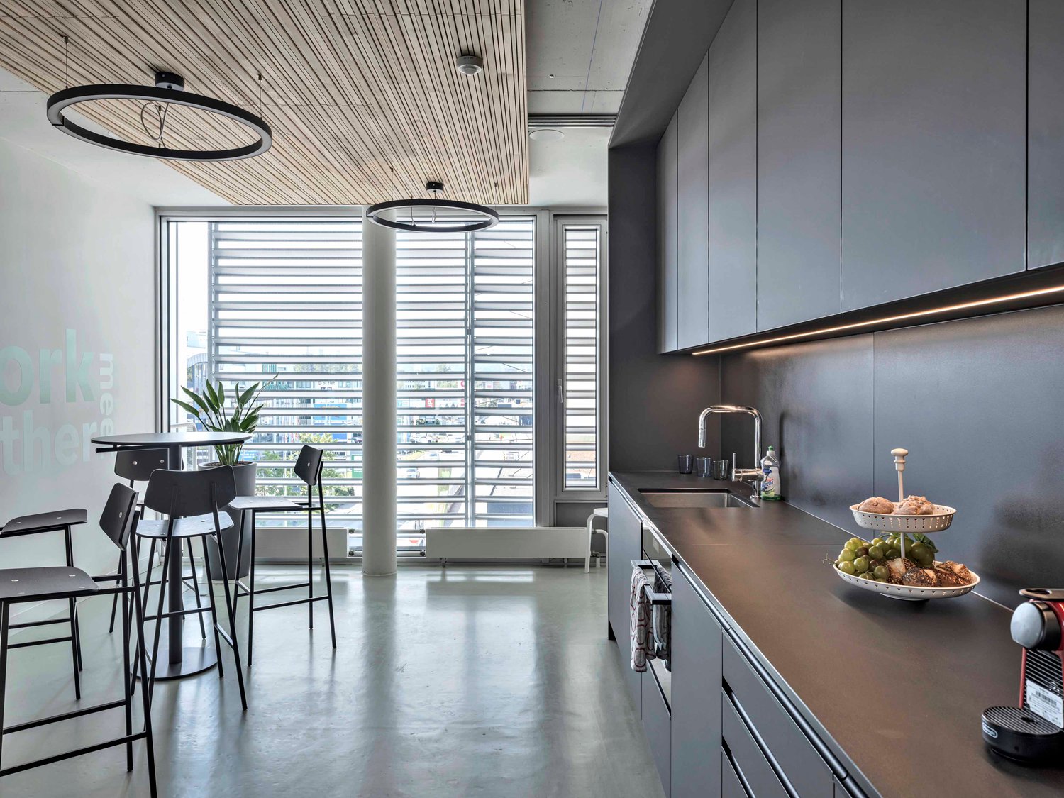 958m² bureau