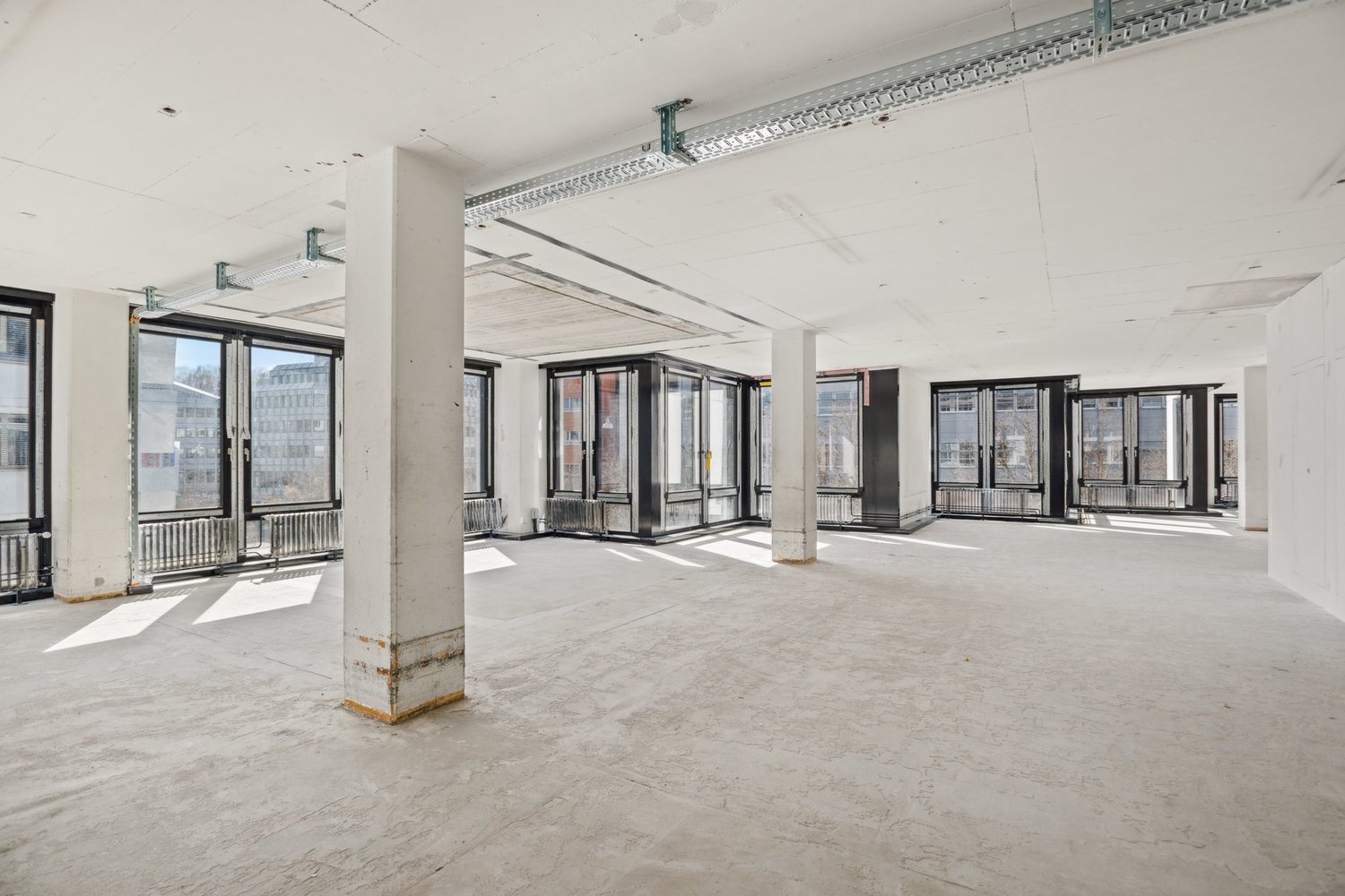 880m² bureau