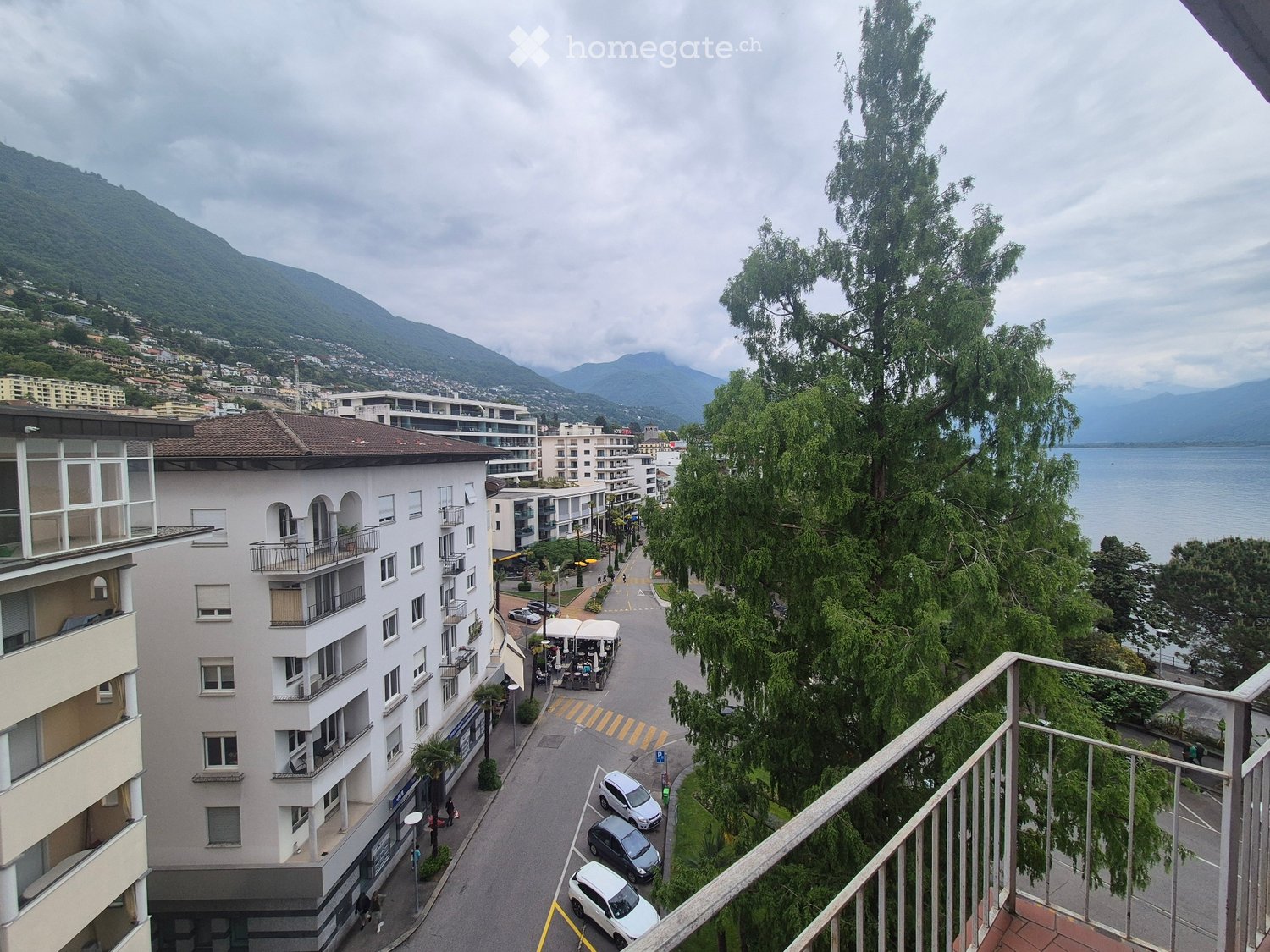 Appartement de 3 pièces

A louer immédiatement appartement en zone très centrale à Muralto. À deux pas du lac et de la gare. Vue partielle sur le lac. Parking non disponible. 
Contrat de courte durée (1-2 ans) également possible. 
Prix 1400 + 150 acompte de charges., photo 1 sur 5