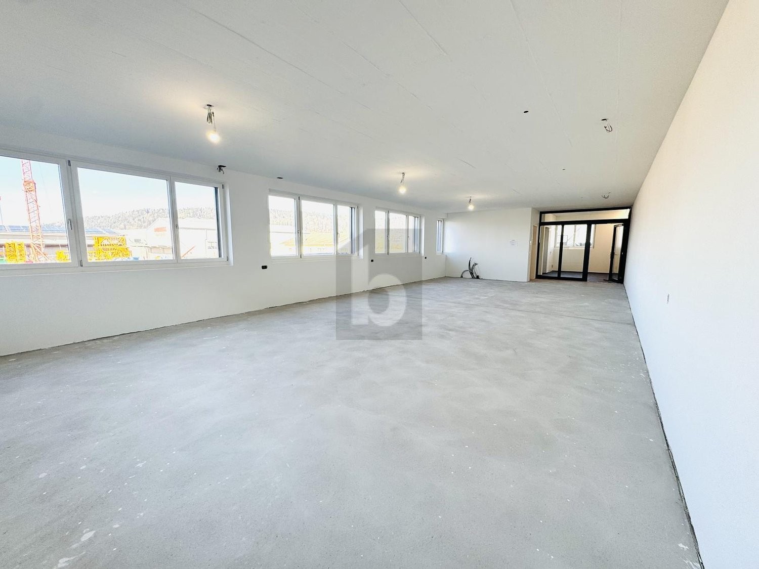 Bureau de 82m², photo 1 sur 4