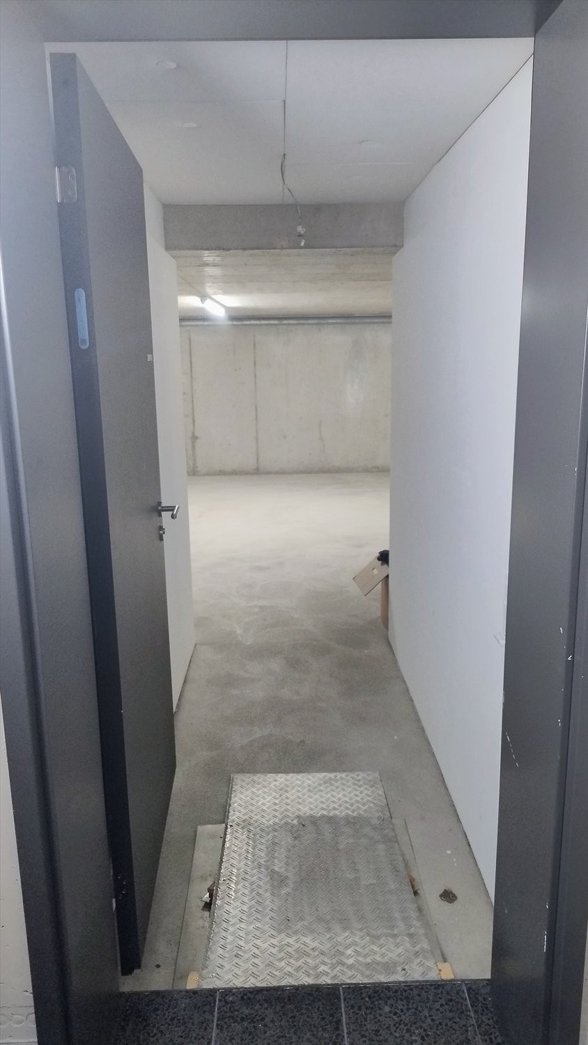 Local de stockage de 75m², photo 4 sur 4