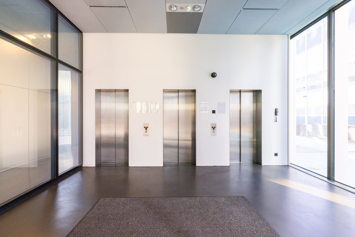 4000m² de bureaux, photo 1 sur 10
