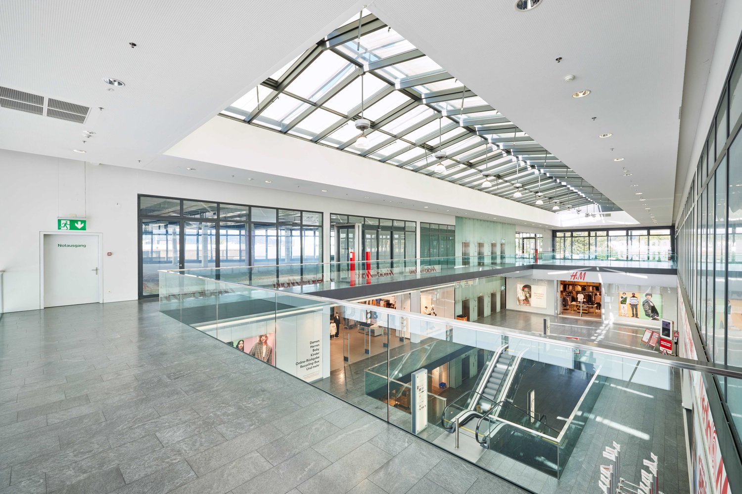 430m² commercial