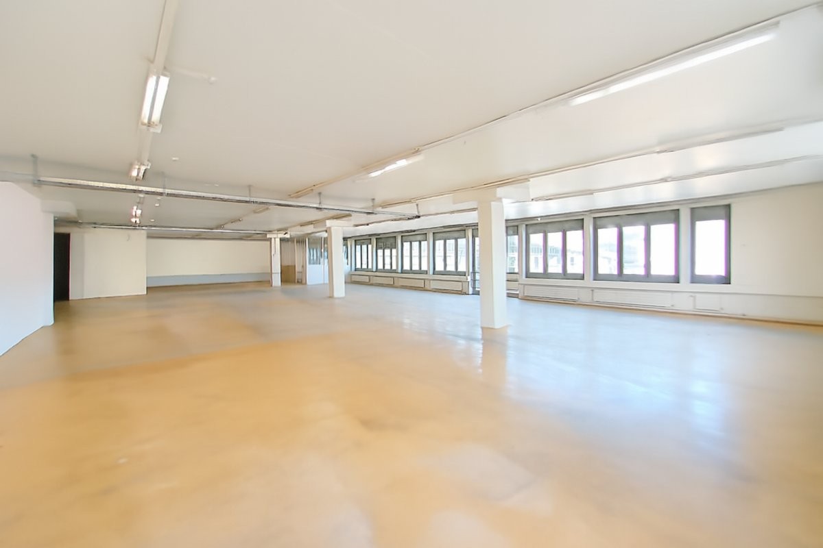 832m² commercial