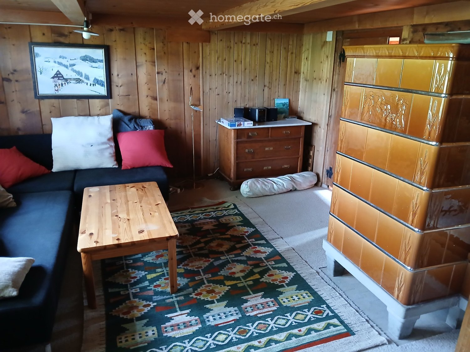 Belle ancienne ferme avec terrasse à louer. Dès le 01.11.2026
Chauffage par poêle en faïence
Le mobilier peut être repris par le locataire précédent
Pas de résidence principale possible !
Animaux domestiques non autorisés
Accessible uniquement avec un véhicule 4x4 en hiver
Loyer 950.- Fr. hors élect, photo 5 sur 5