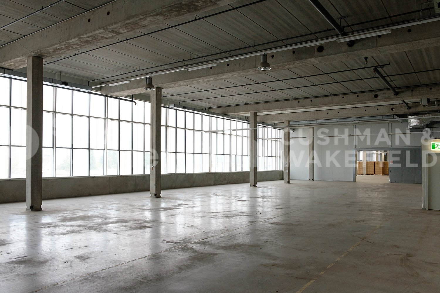 1600m² commercial, photo 7 sur 10