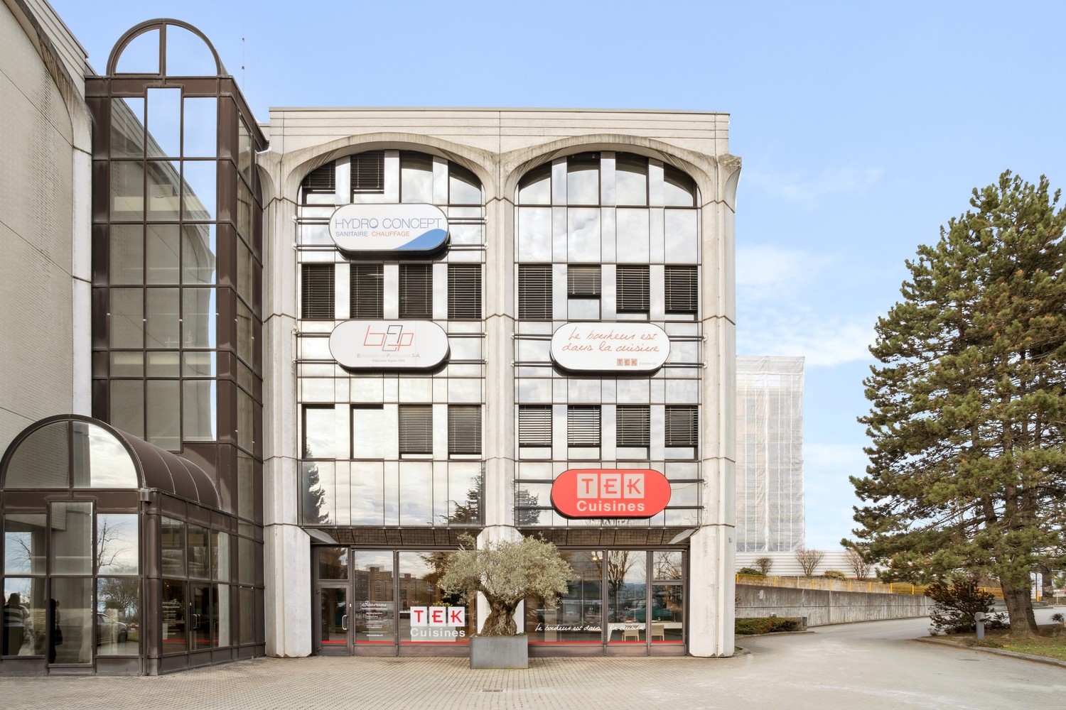 187m² office