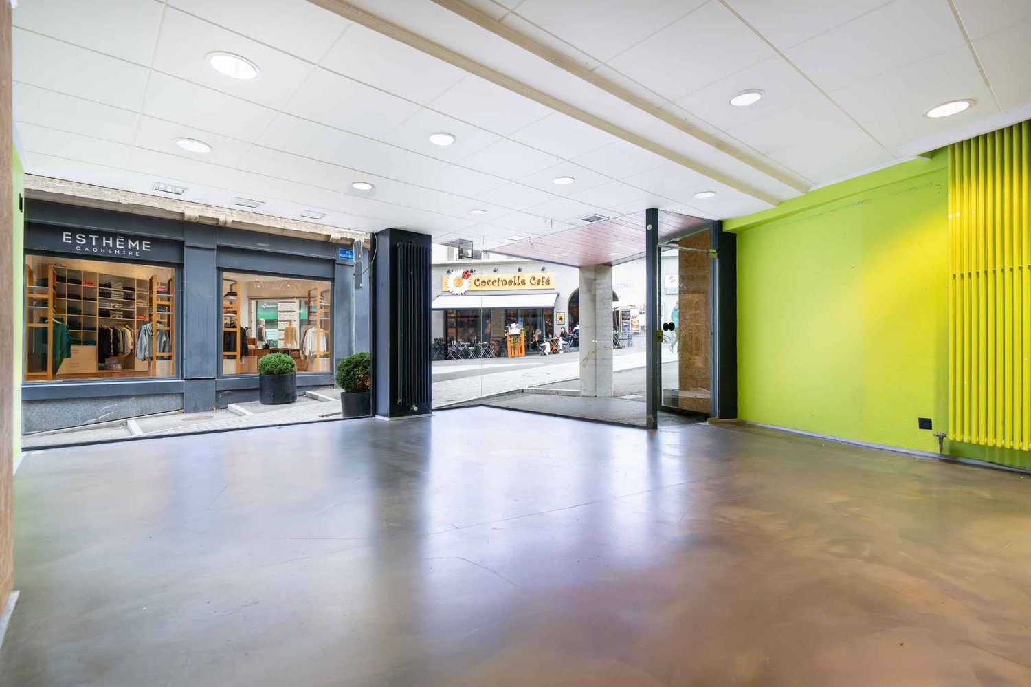 190m² arcade