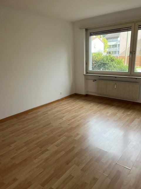 Appartement de 1 pièce

Nous louons dès maintenant ou sur rendez-vous cet appartement de 1 pièce calme et spacieux avec balcon. Cuisine avec vitrocéramique et lave-vaisselle., photo 3 sur 5