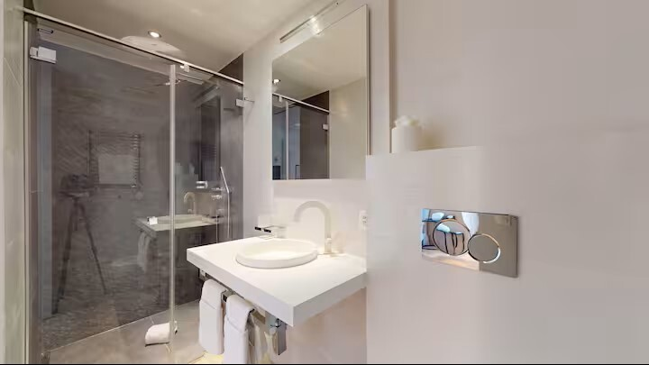 1 room single room