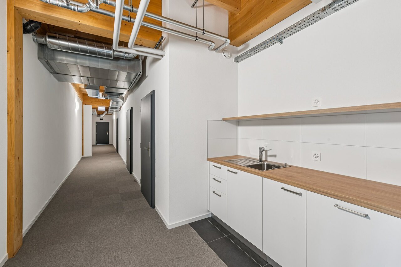 73m² office, photo 3 sur 9