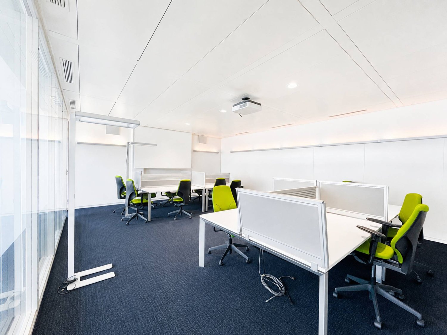 506m² office