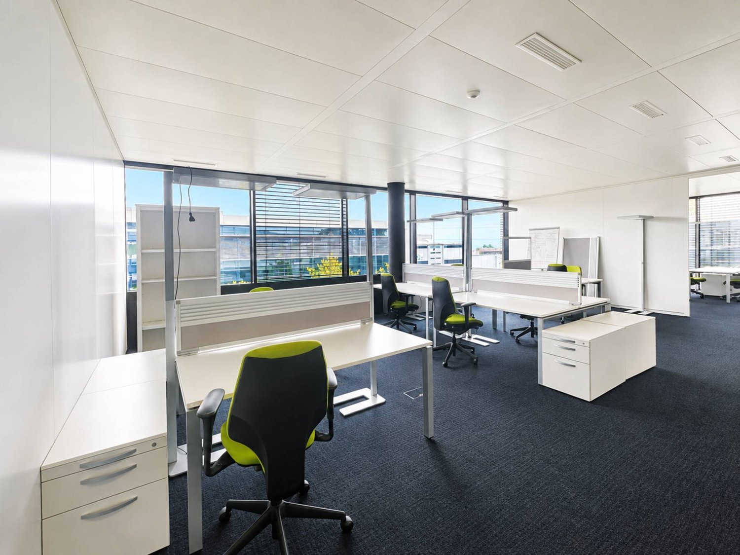 506m² office