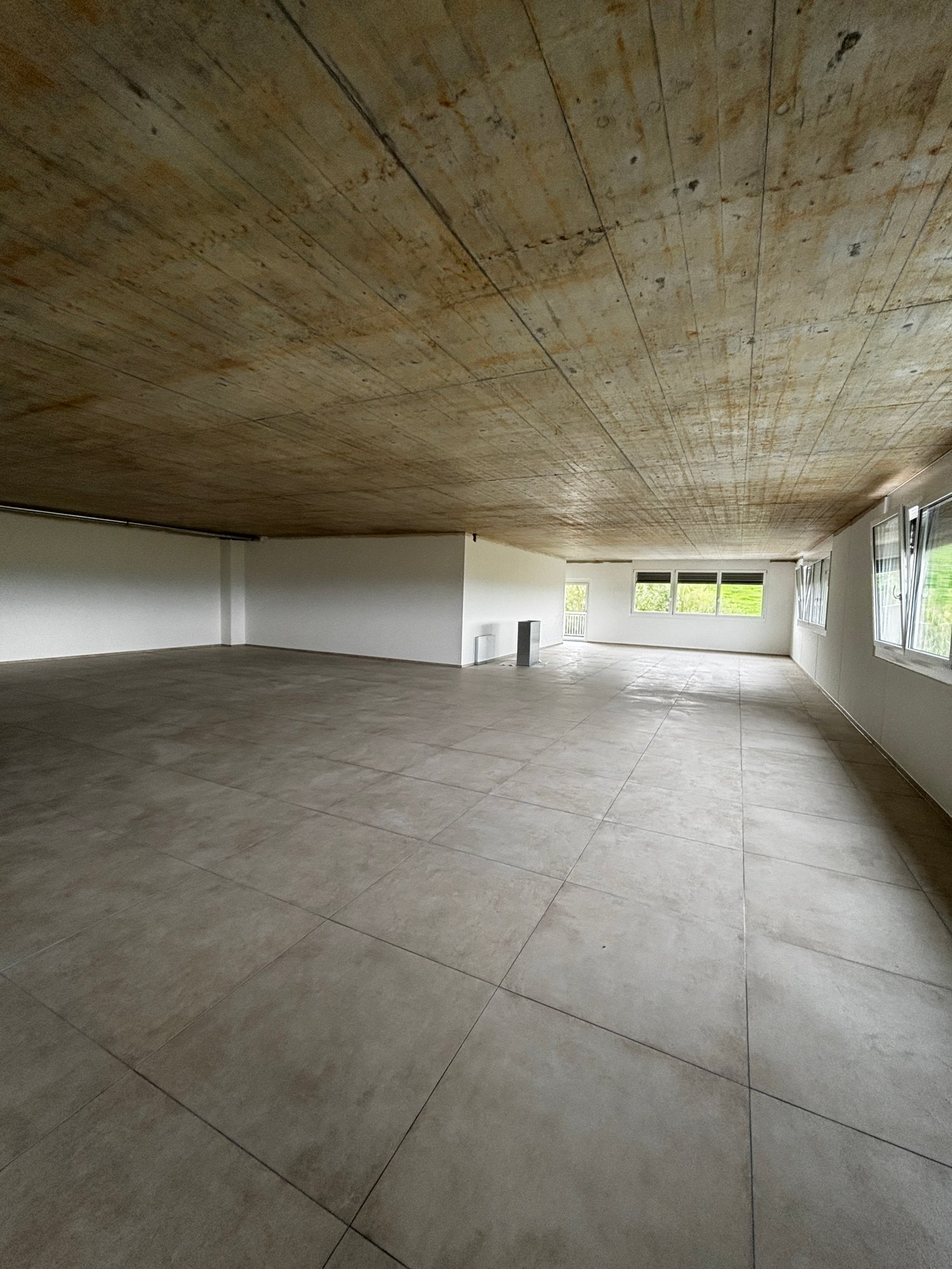 277m² commercial
