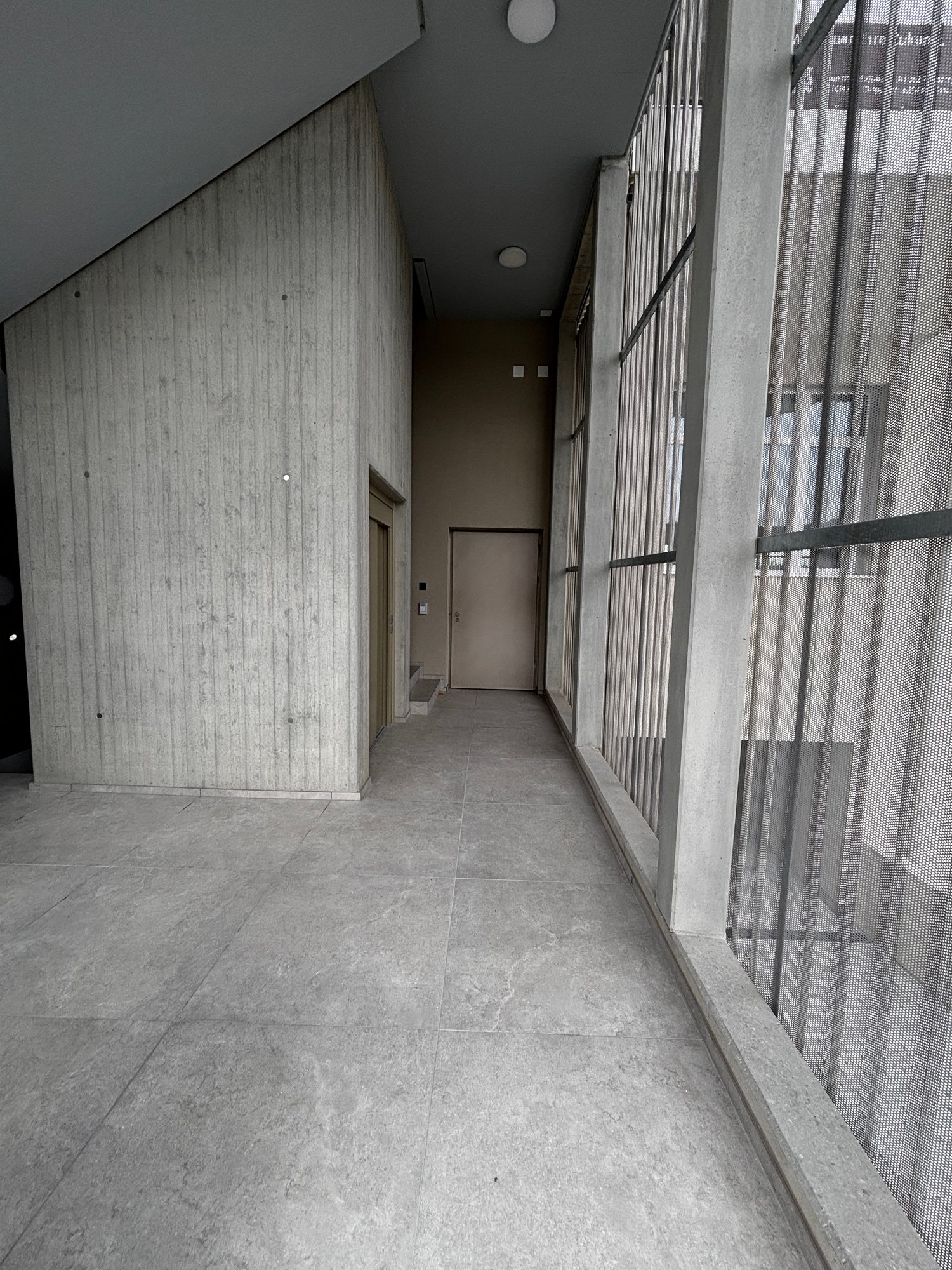 277m² commercial