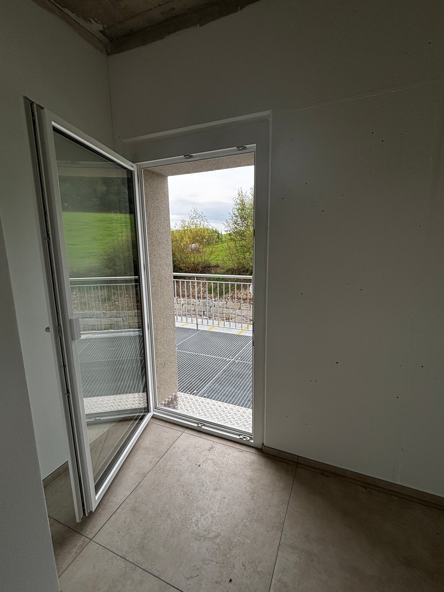 277m² commercial