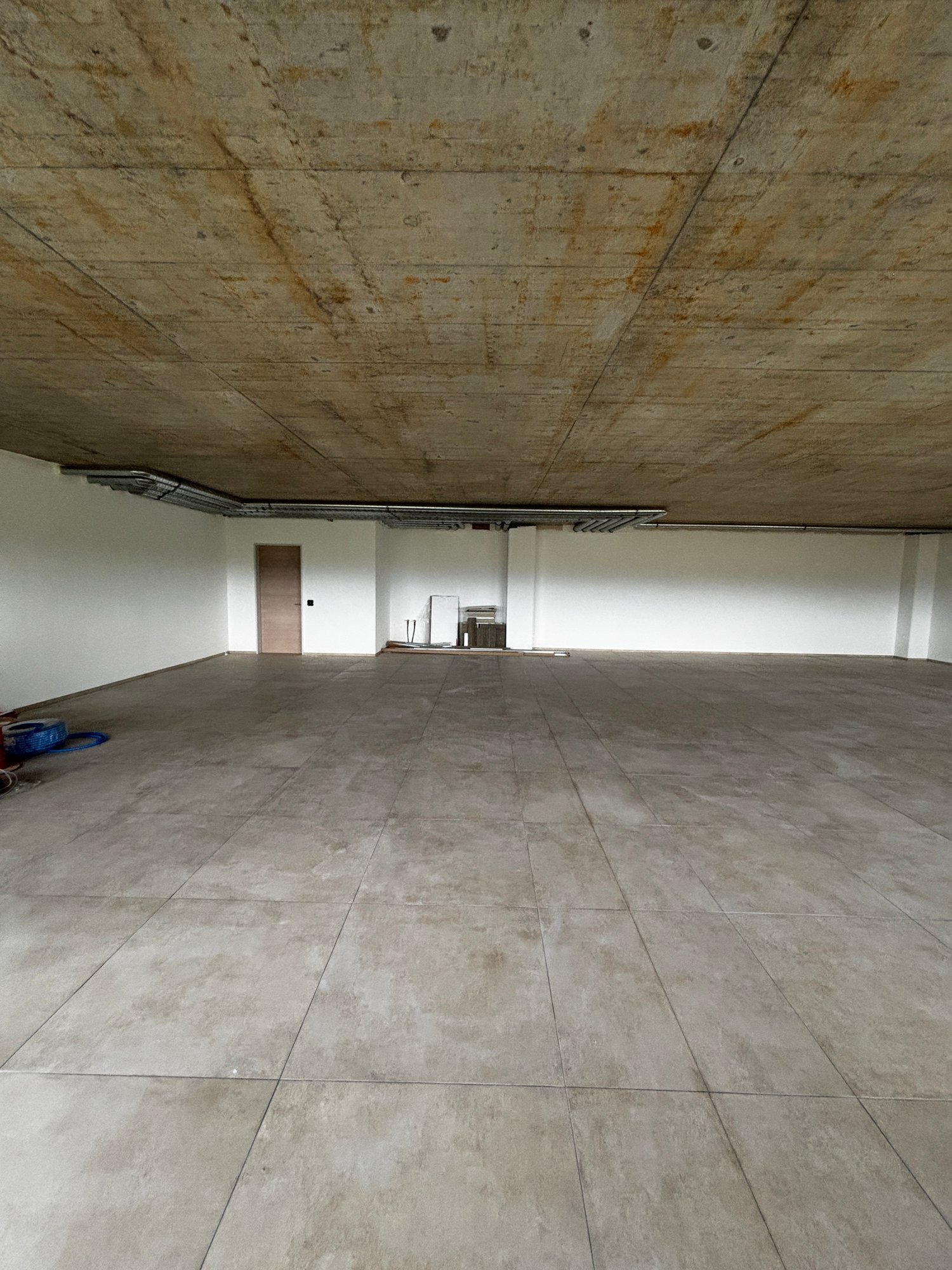 277m² commercial