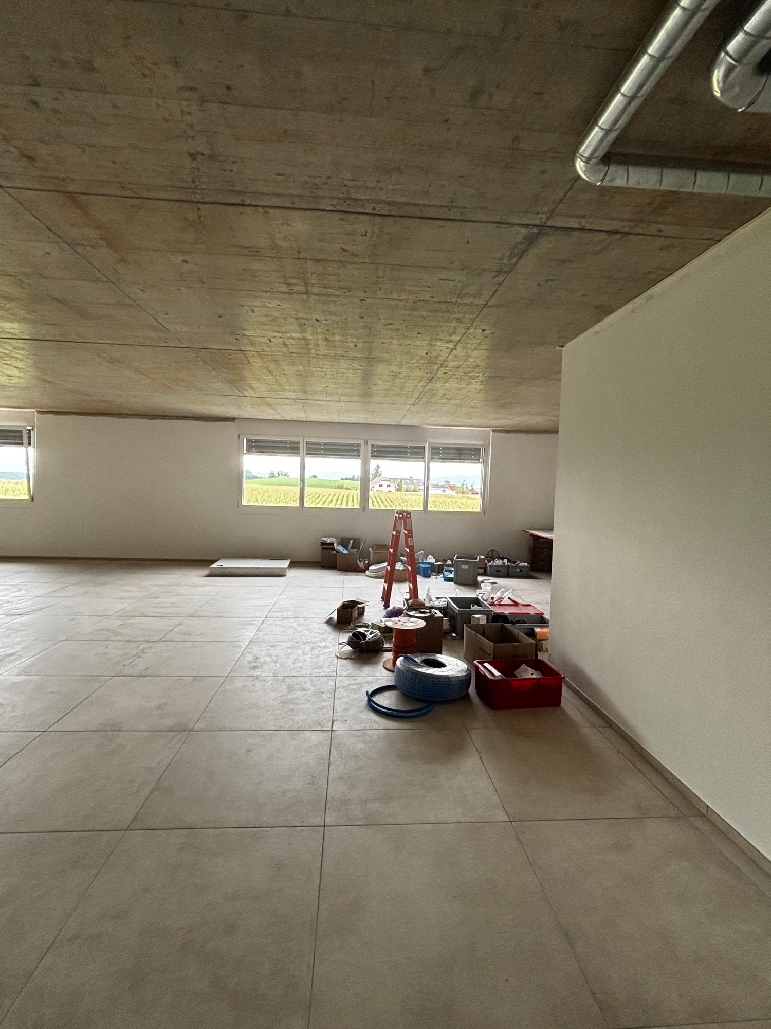 277m² commercial