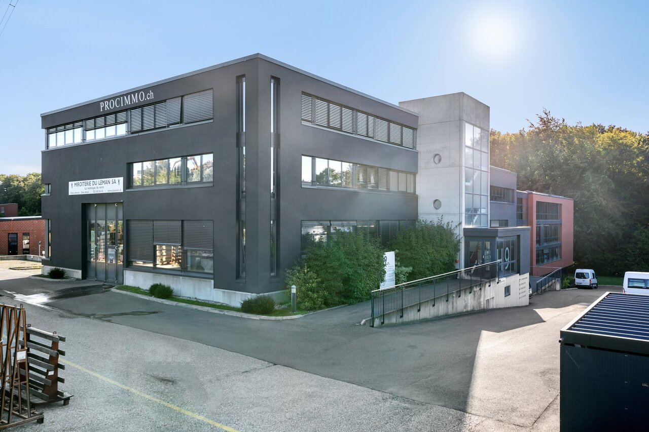 677m² commercial