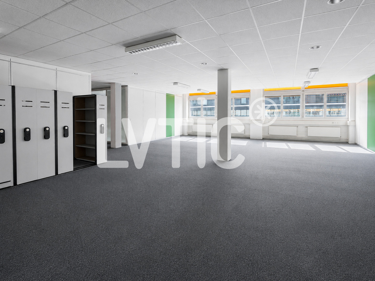 750m² office