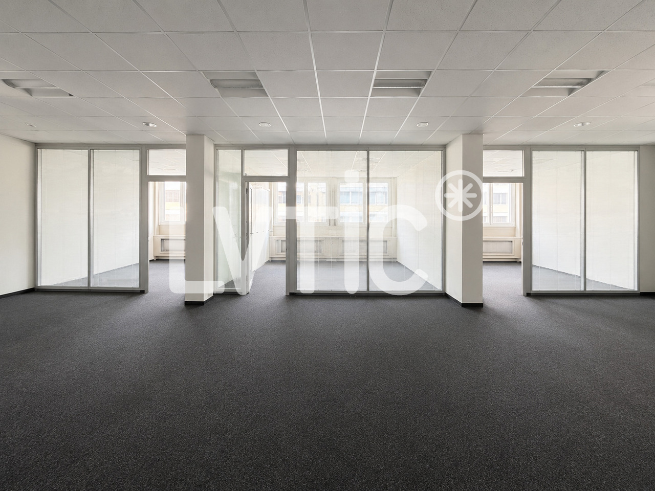 750m² office