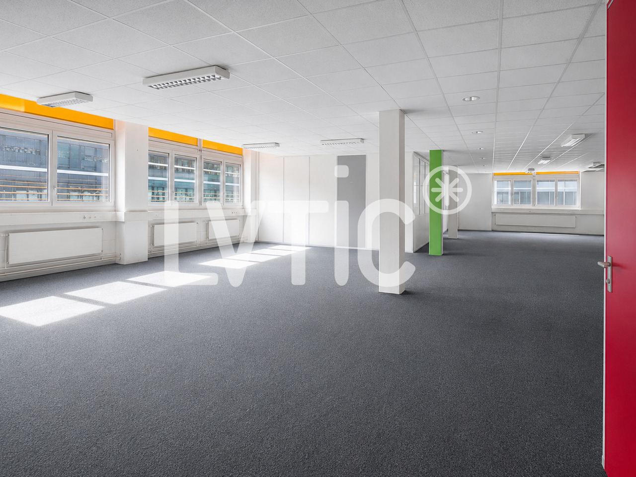 750m² office