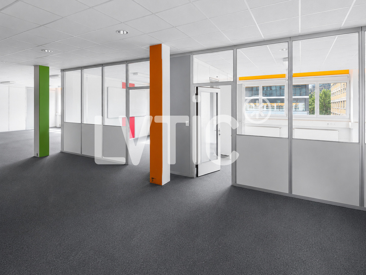 750m² office
