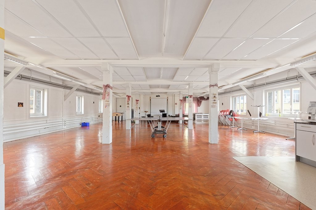 378m² commercial