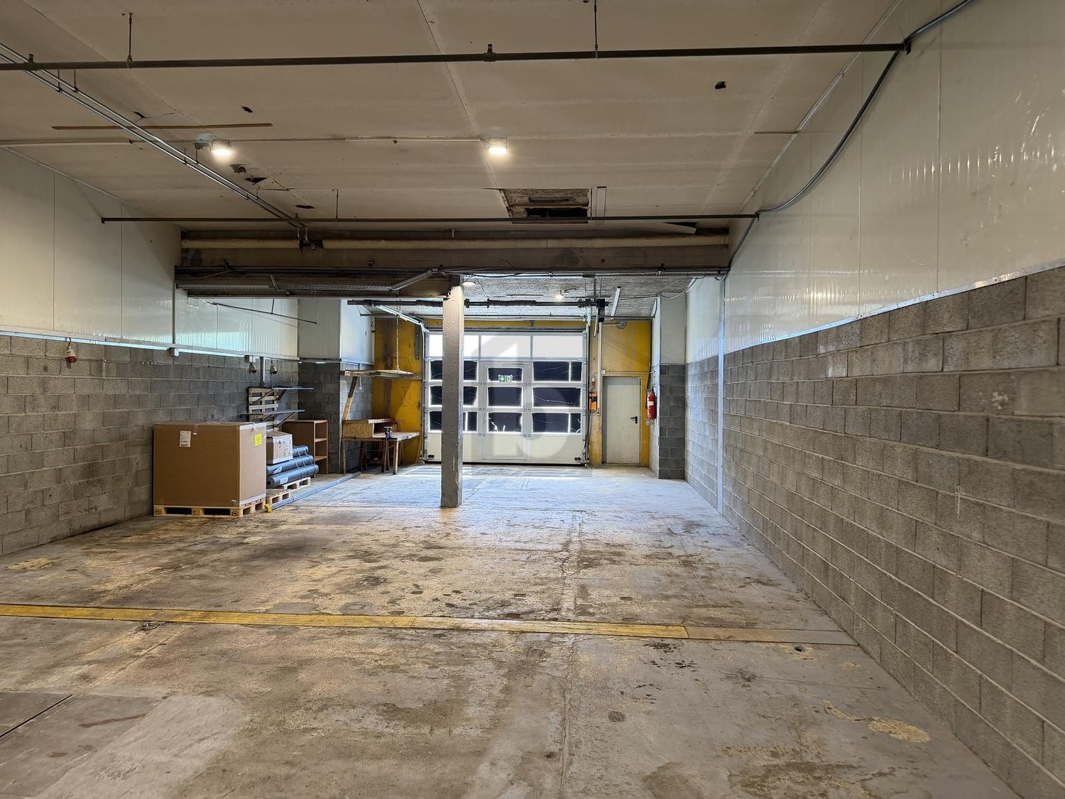 193m² industrial object