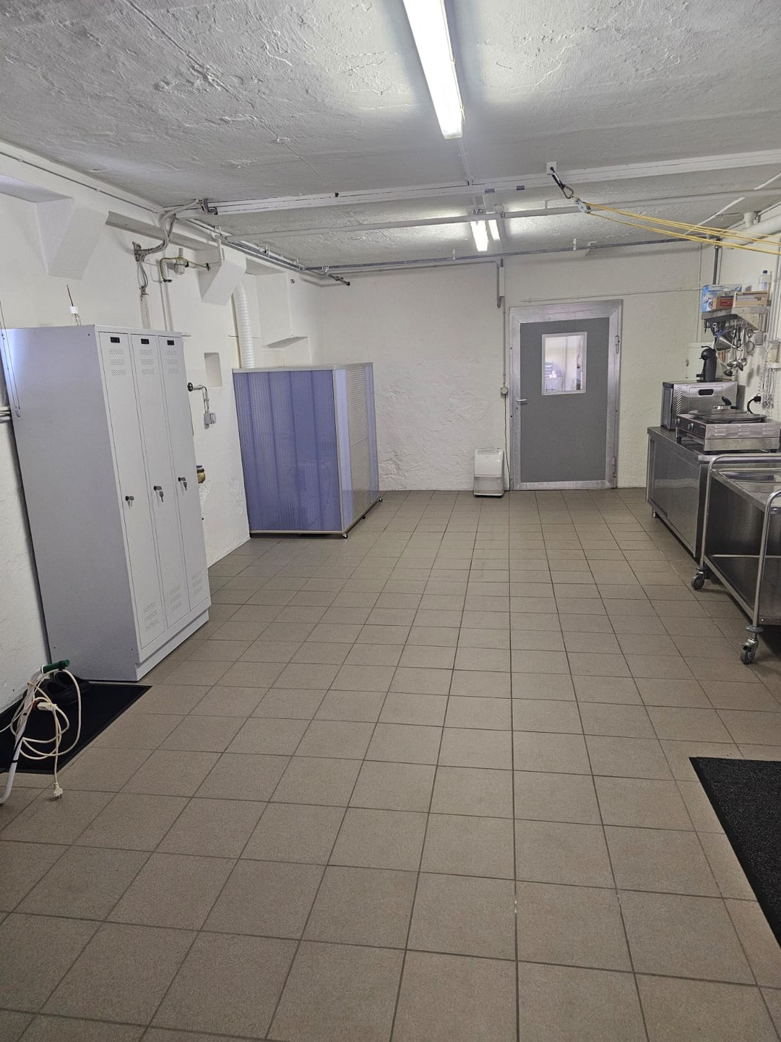 120m² commercial, photo 2 sur 8
