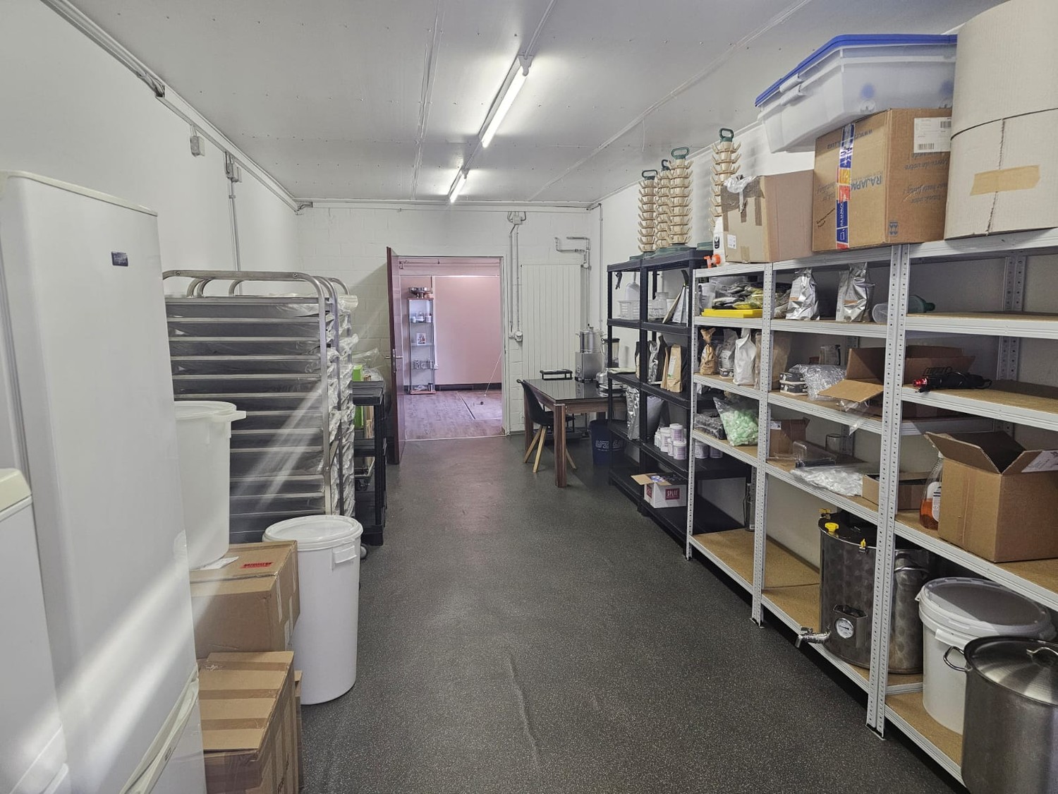 120m² commercial, photo 7 sur 8