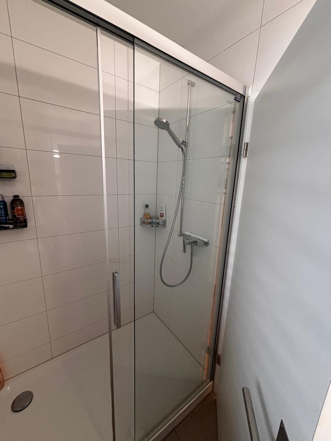 Habiter l'exceptionnel au 7ème étage – Panorama à 360° sur Horw, le lac et les montagnes !

Sur rendez-vous, nous recherchons un repreneur pour cet appartement de type penthouse en attique de 3,5 pièces, exclusif et baigné de lumière, à Horw.

Grâce à sa position élevée au 7ème étage et à sa terrass